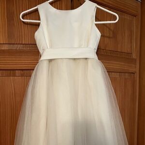 Flower girl dress size 6 kids with bow